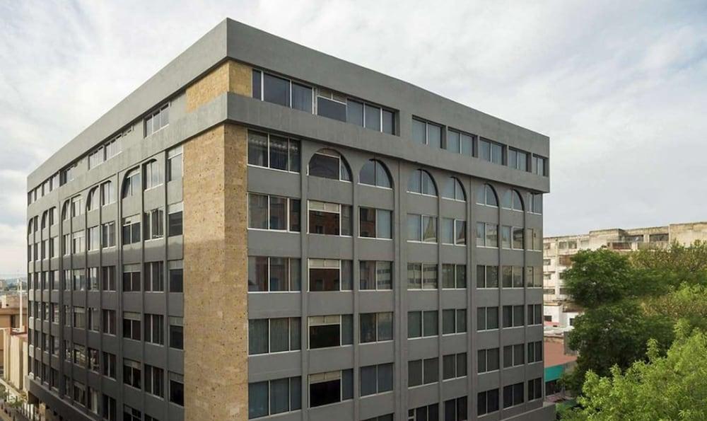Hotel Plaza Genova Centro グアダラハラ エクステリア 写真