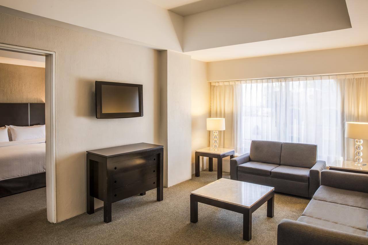 Hotel Plaza Genova Centro グアダラハラ エクステリア 写真