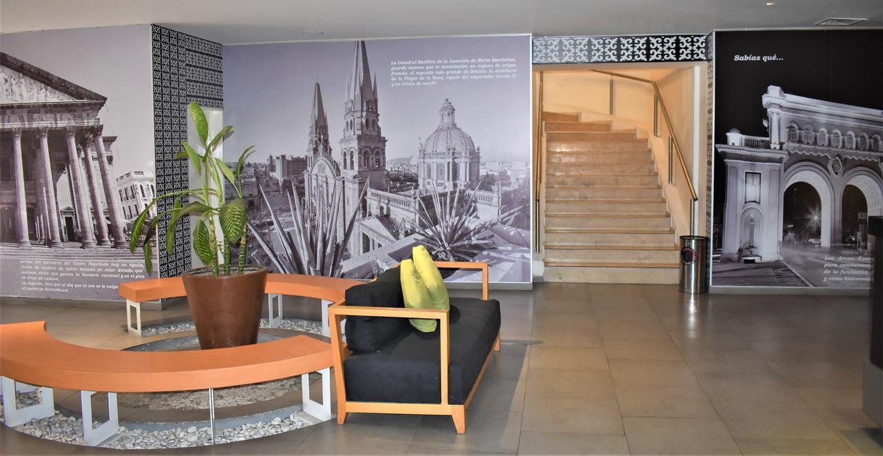 Hotel Plaza Genova Centro グアダラハラ エクステリア 写真
