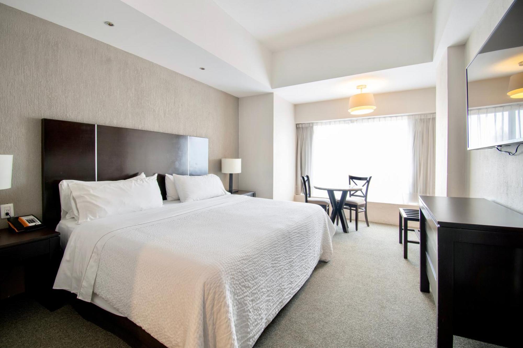 Hotel Plaza Genova Centro グアダラハラ エクステリア 写真