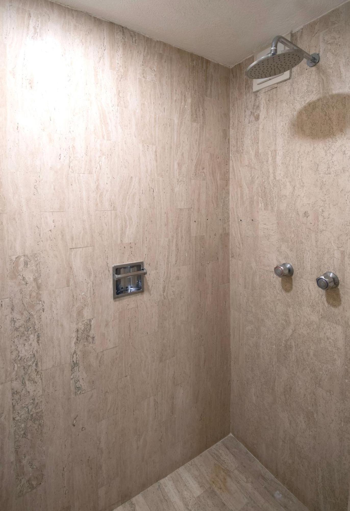 Hotel Plaza Genova Centro グアダラハラ エクステリア 写真