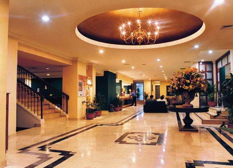 Hotel Plaza Genova Centro グアダラハラ エクステリア 写真